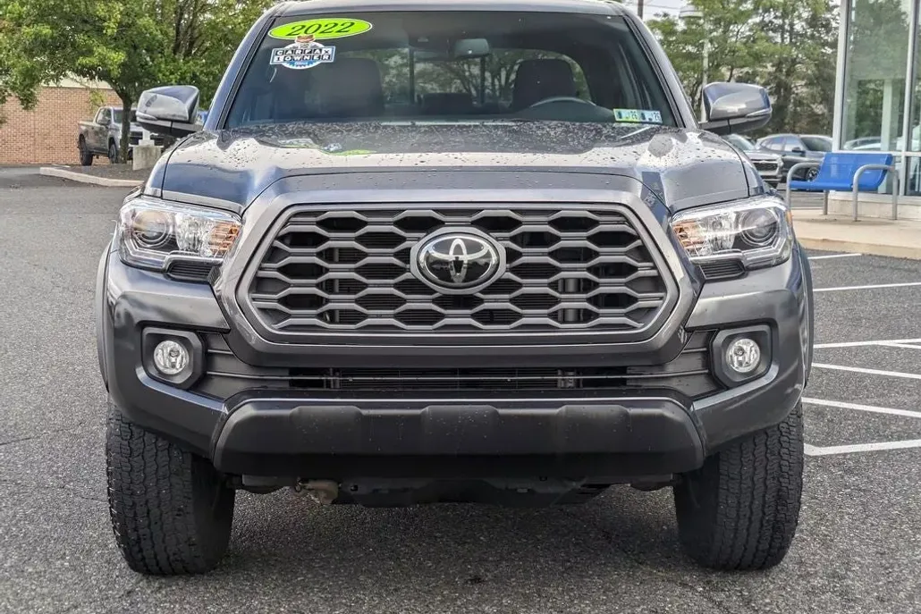 2022 Toyota Tacoma TRD Off-Road V6 SR photo 1