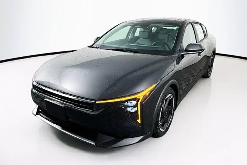 2025 Kia K4 EX photo 1