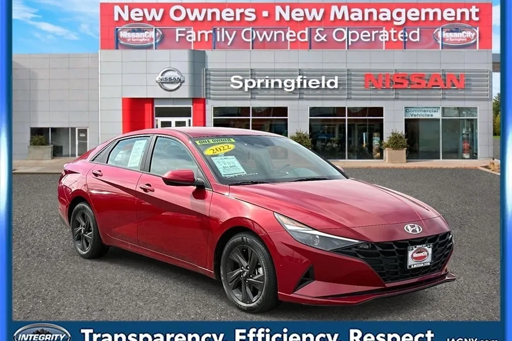 2022 Hyundai Elantra SEL photo 1