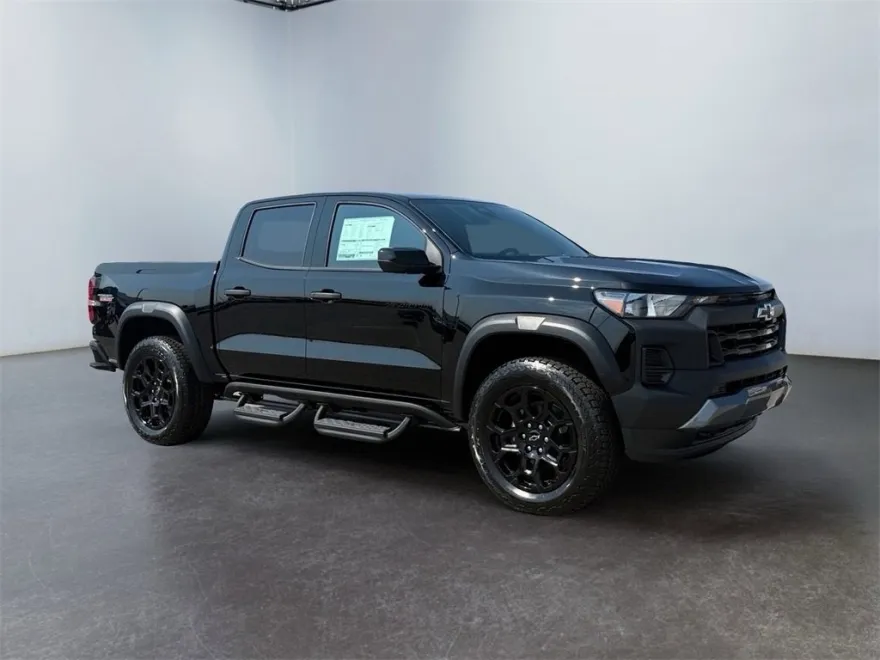 2026 Chevrolet Colorado Trail Boss photo 1