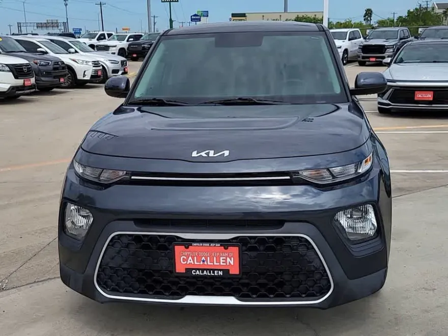 2022 Kia Soul LX photo 1