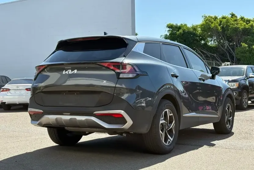 2024 Kia Sportage LX photo 1