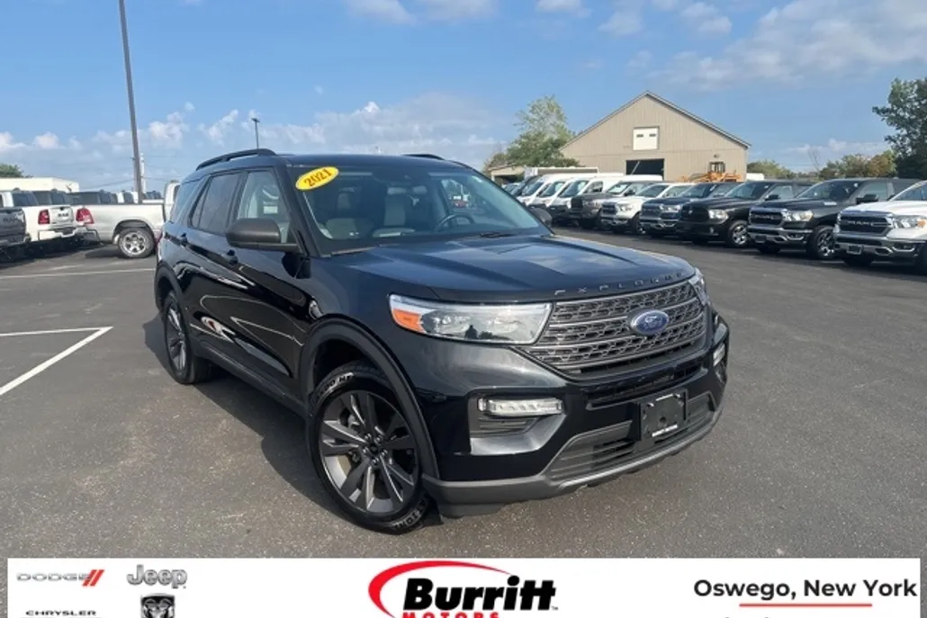 2021 Ford Explorer XLT photo 1