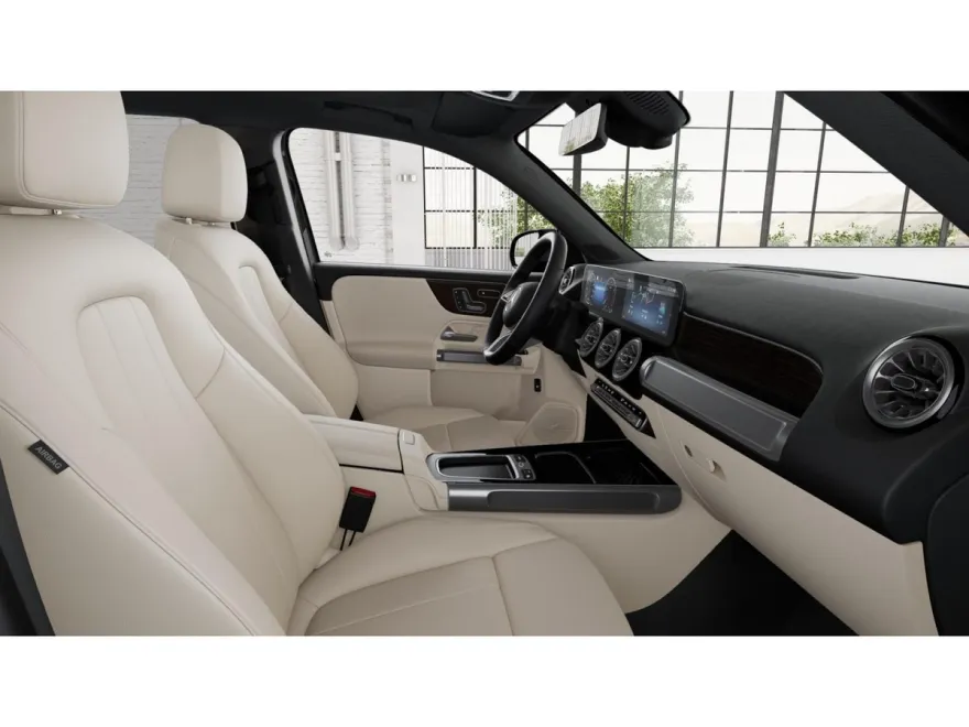 2026 Mercedes Benz GLB 250 4MATIC photo 1