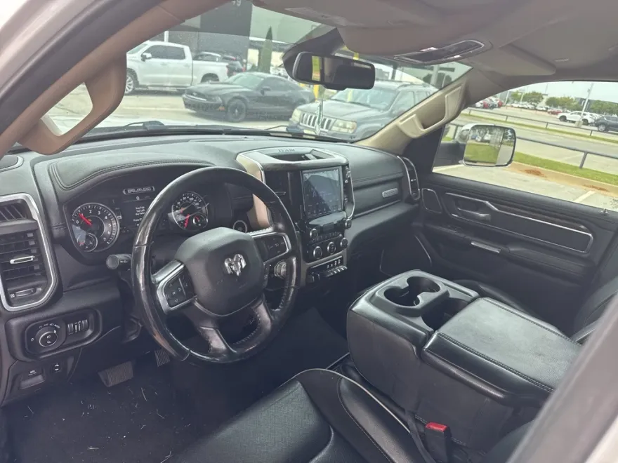 2019 Ram 1500 Laramie photo 1