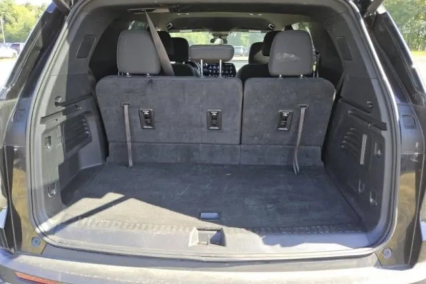 2025 Chevrolet Traverse photo 1