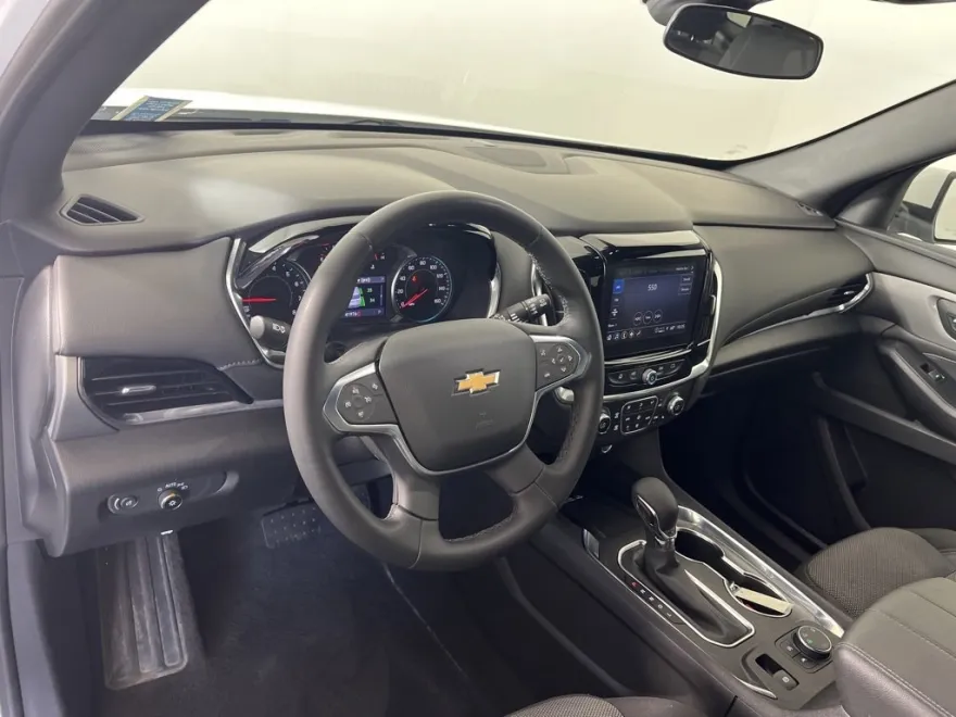 2023 Chevrolet Traverse Cloth 1LT photo 1