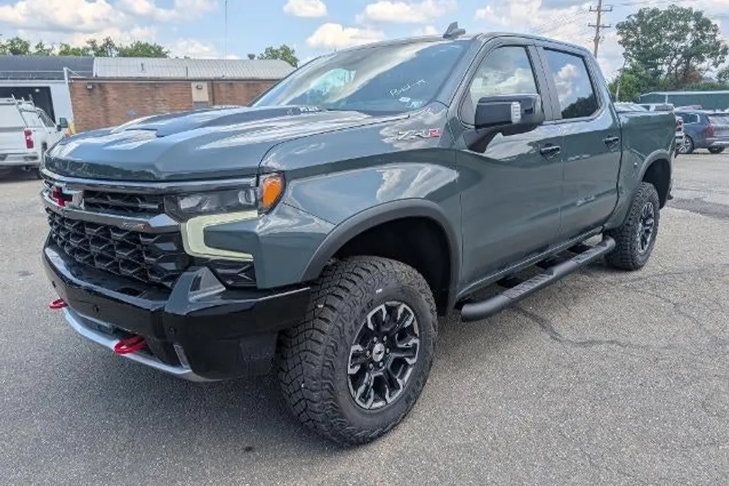 2025 Chevrolet Silverado 1500 ZR2 photo 1