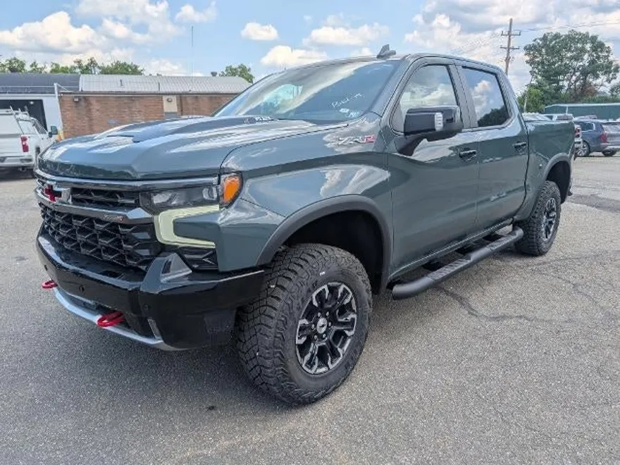 2025 Chevrolet Silverado 1500 ZR2 photo 1