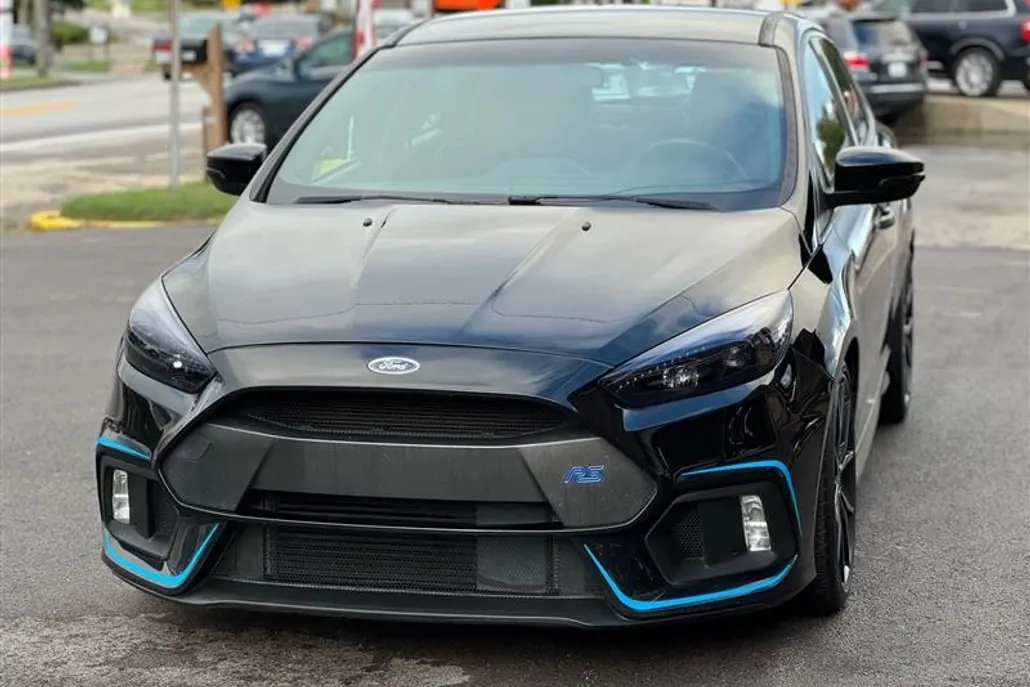 2017 Ford Focus RS photo 1