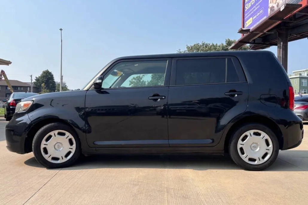 2009 Scion xB photo 1