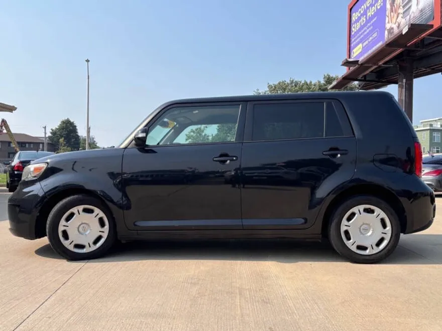 2009 Scion xB photo 1