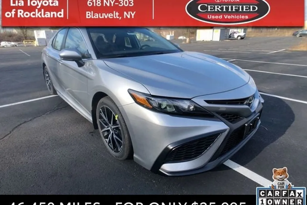 2023 Toyota Camry SE photo 1
