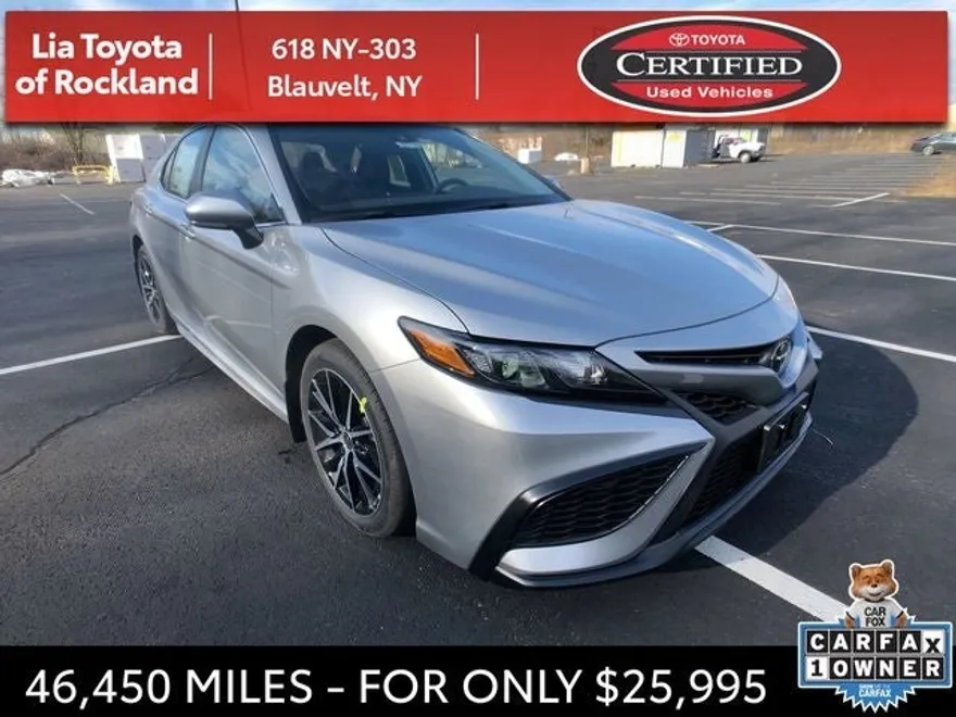 2023 Toyota Camry SE photo 1
