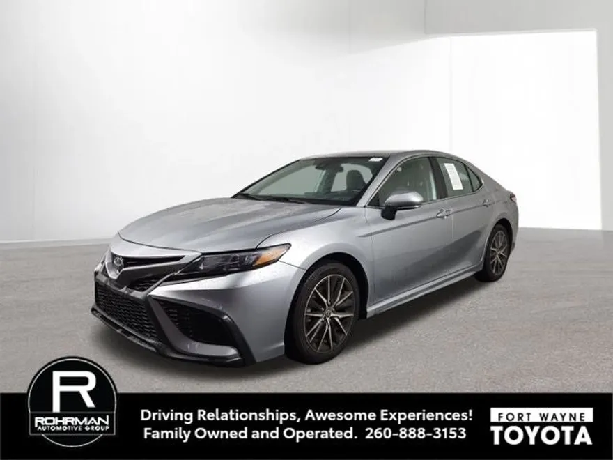 2024 Toyota Camry SE photo 1