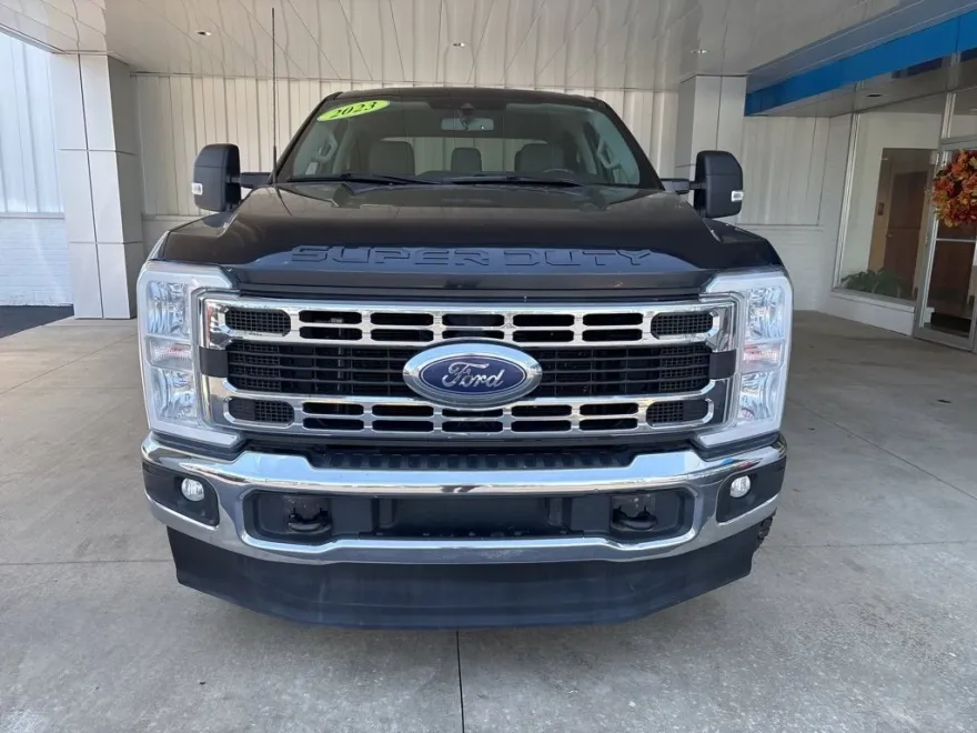 2023 Ford F-250 Lariat Tremor photo 1