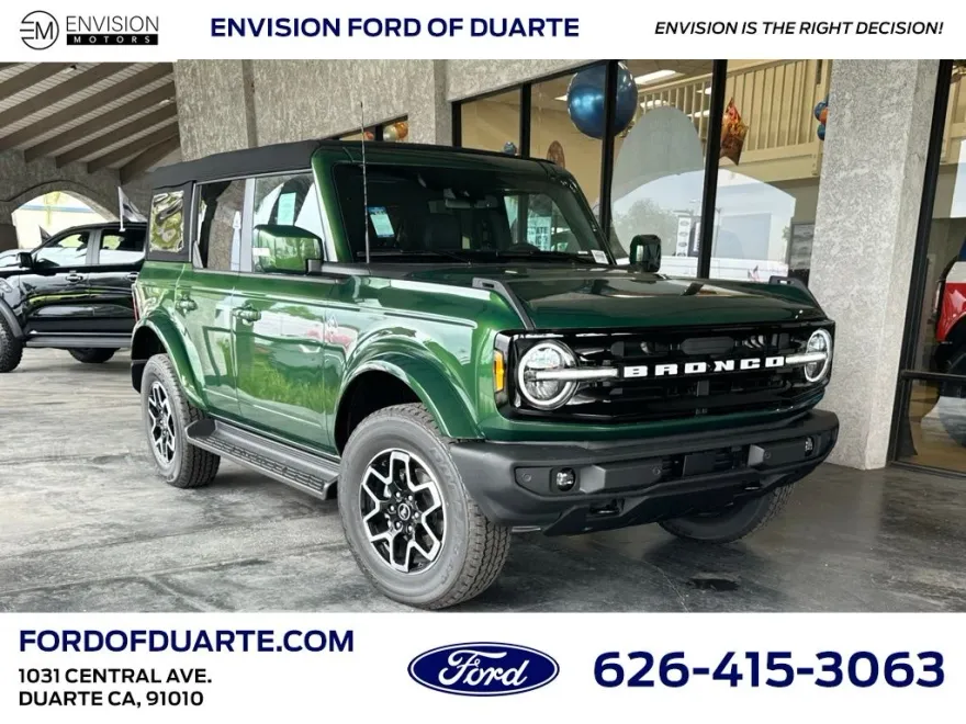 2025 Ford Bronco Outer Banks photo 1