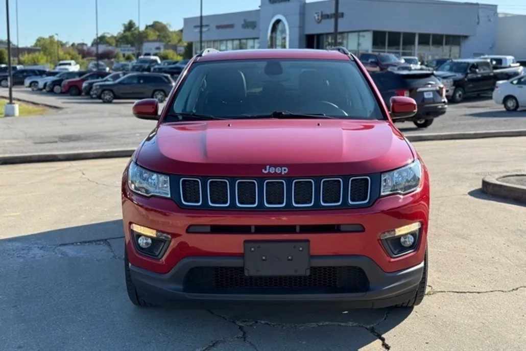2021 Jeep Compass Latitude photo 1