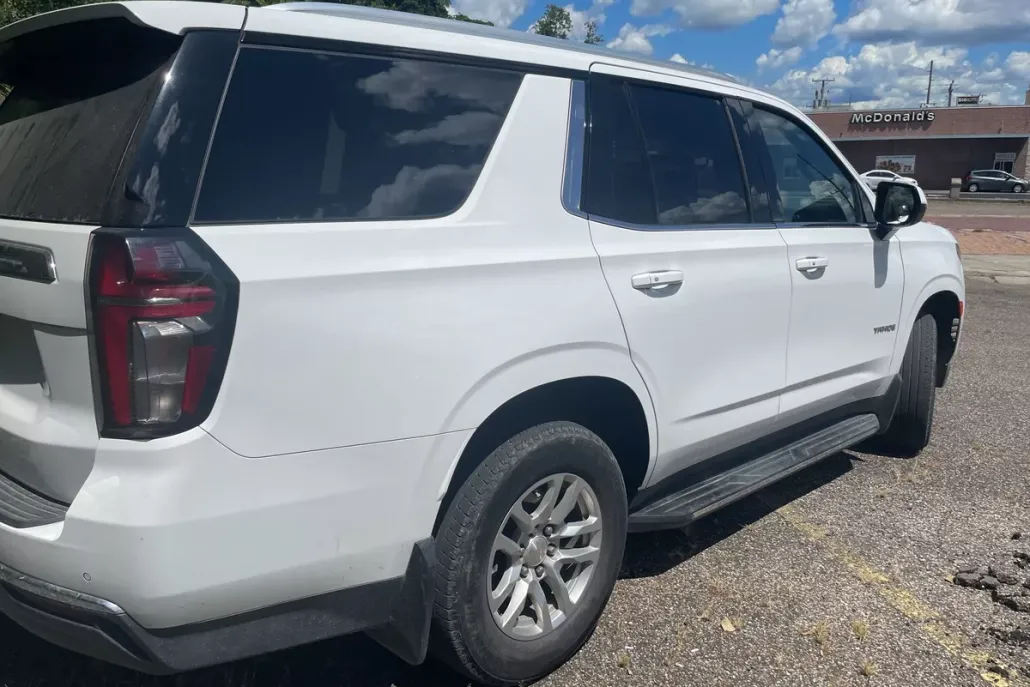 2023 Chevrolet Tahoe LS photo 1