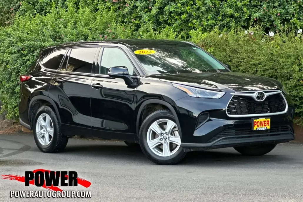 2022 Toyota Highlander L photo 1