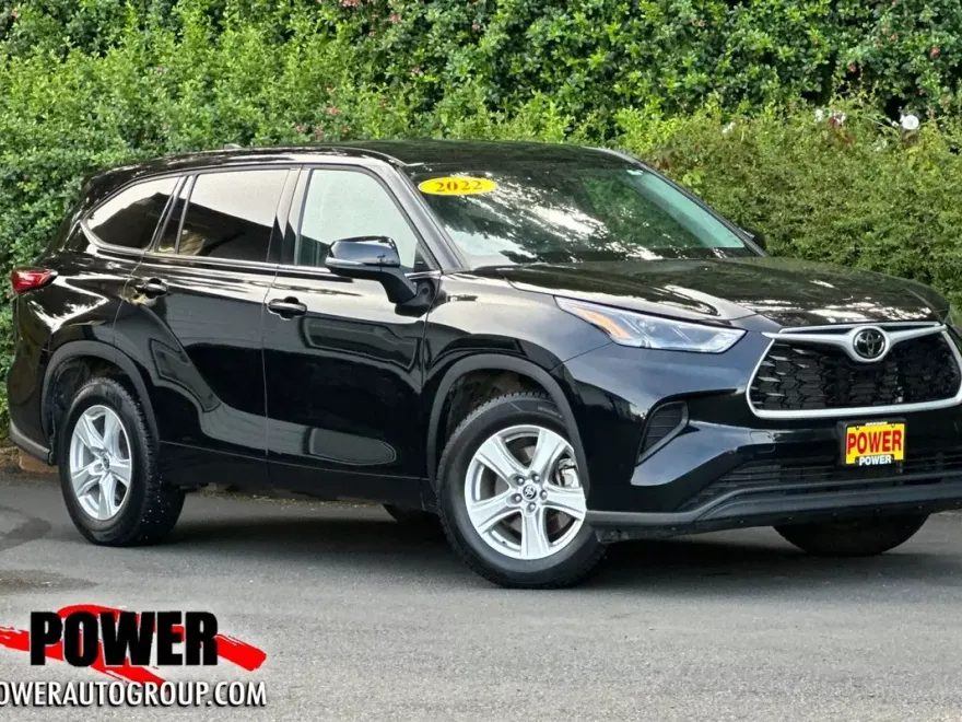 2022 Toyota Highlander L photo 1