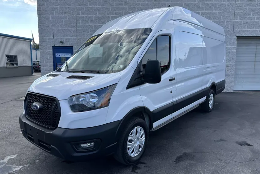 2022 Ford Transit photo 1