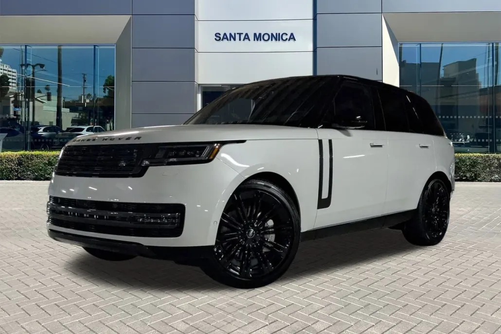 2025 Land Rover Range Rover SE photo 1