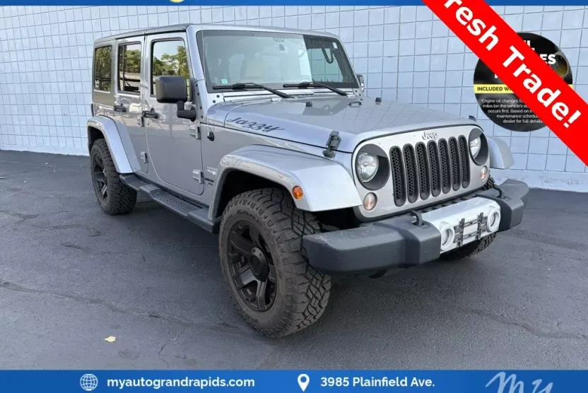 2014 Jeep Wrangler Unlimited Sahara photo 1