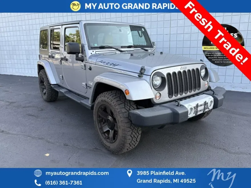 2014 Jeep Wrangler Unlimited Sahara photo 1