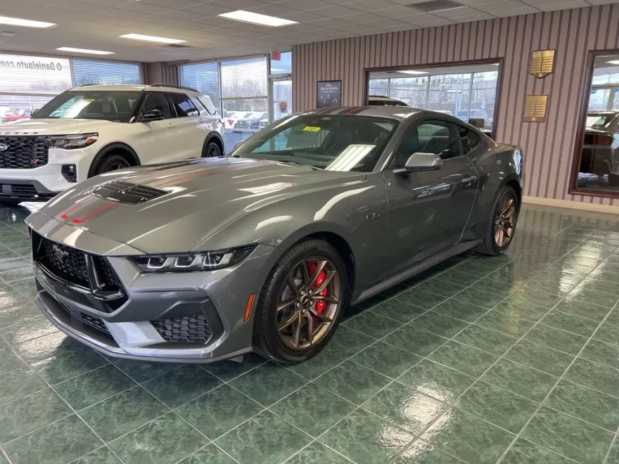 2025 Ford Mustang GT Premium photo 1