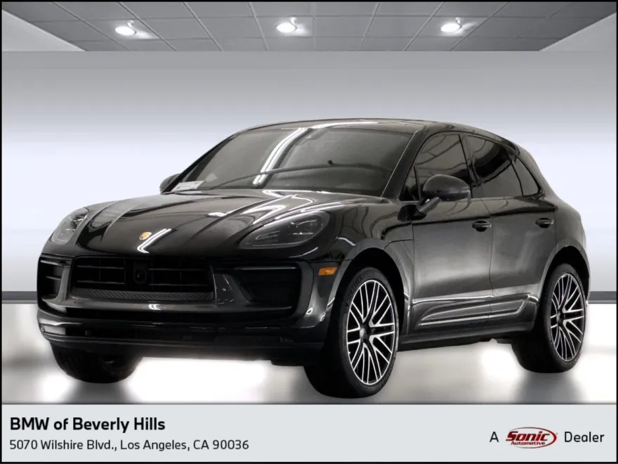 2023 Porsche Macan T photo 1