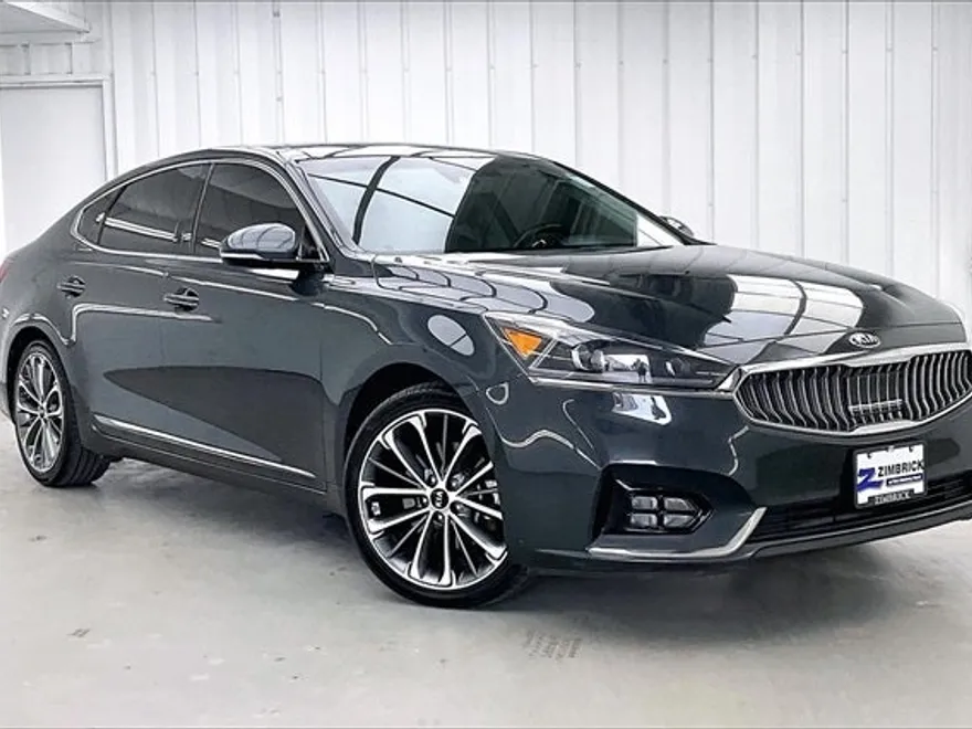 2017 Kia Cadenza Technology photo 1