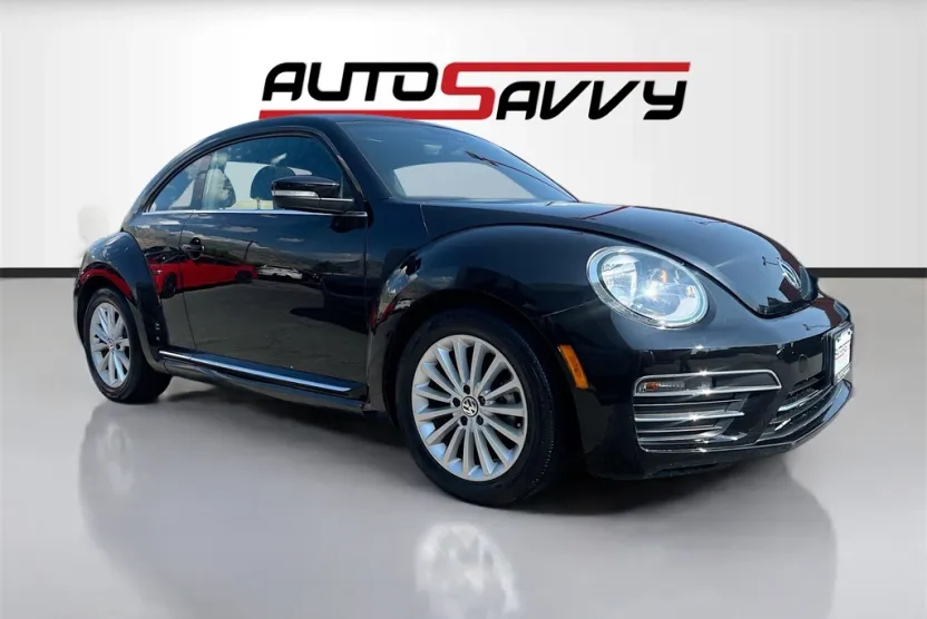 2019 Volkswagen Beetle SE photo 1