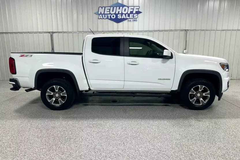 2017 Chevrolet Colorado Z71 photo 1