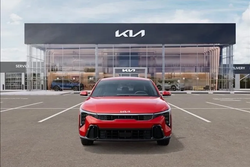 2025 Kia K4 GT-Line photo 1