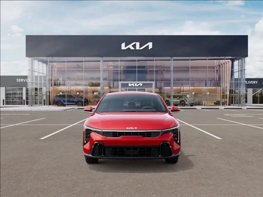 2025 Kia K4 GT-Line photo 1