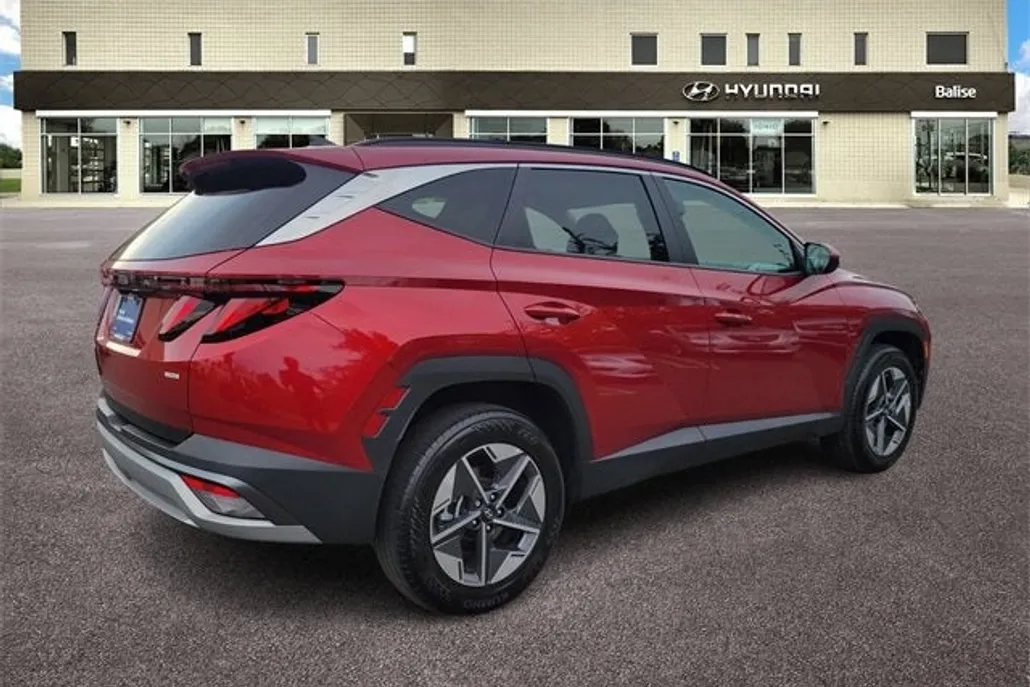 2025 Hyundai Tucson SEL photo 1