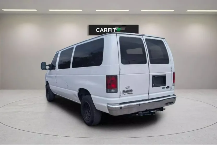 2013 Ford E-350 photo 1