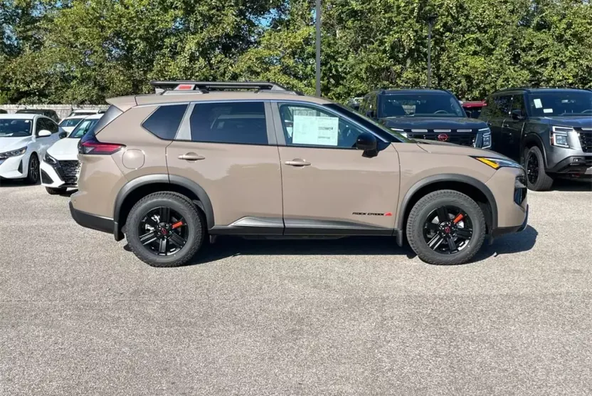 2026 Nissan Rogue SV photo 1