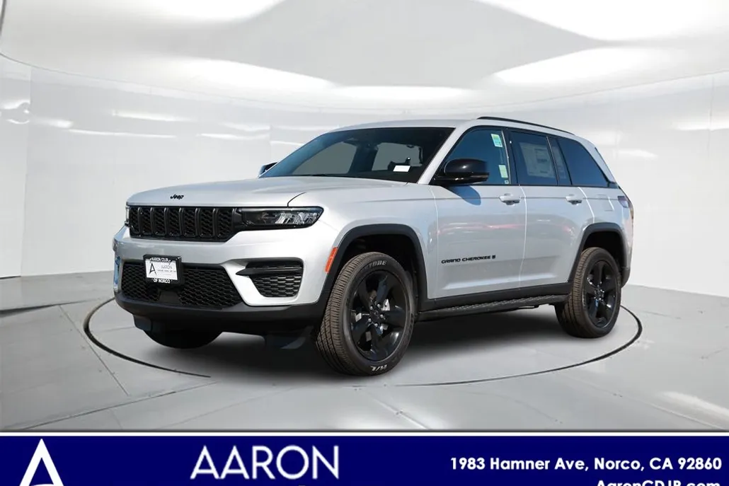 2025 Jeep Grand Cherokee Altitude photo 1