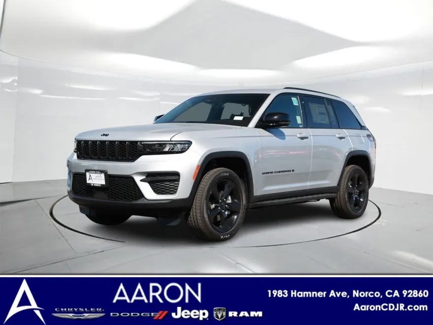 2025 Jeep Grand Cherokee Altitude photo 1