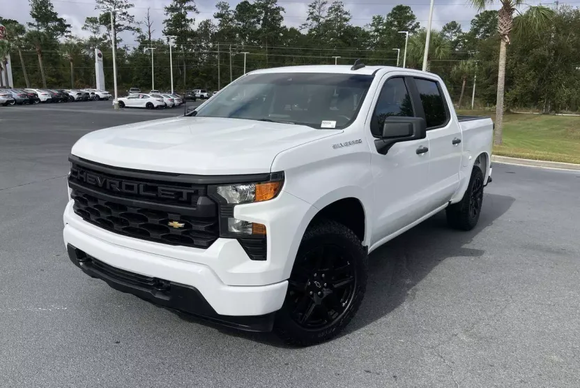 2022 Chevrolet Silverado 1500 Custom photo 1