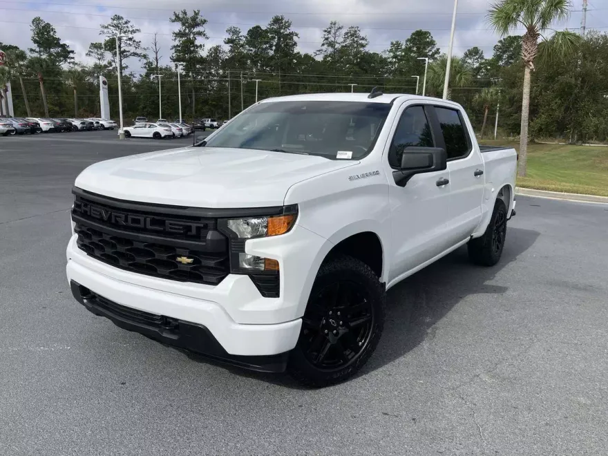 2022 Chevrolet Silverado 1500 Custom photo 1