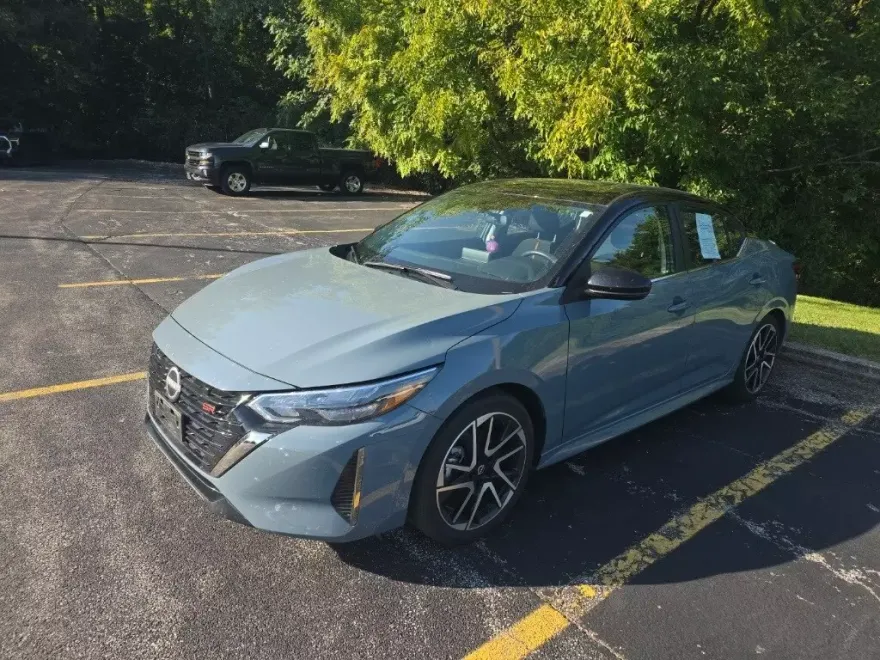 2024 Nissan Sentra SR photo 1