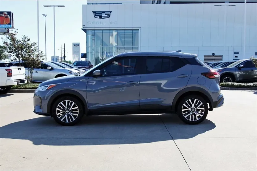 2021 Nissan Kicks SV photo 1