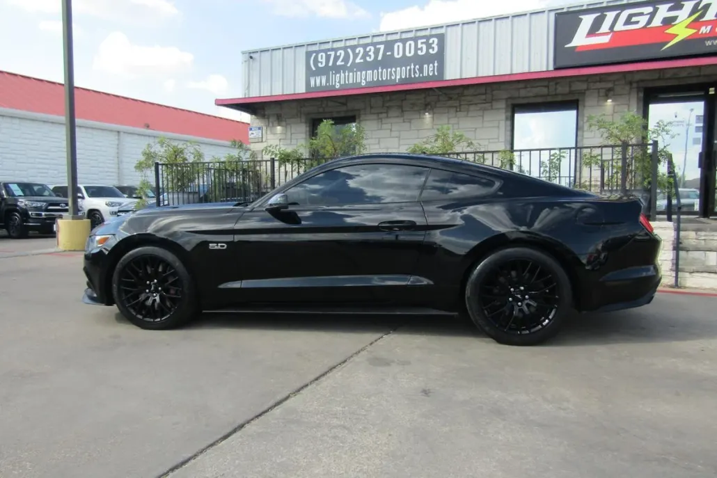 2015 Ford Mustang GT Premium photo 1