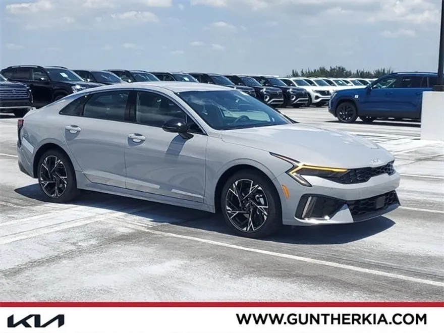 2025 Kia K5 GT-Line photo 1