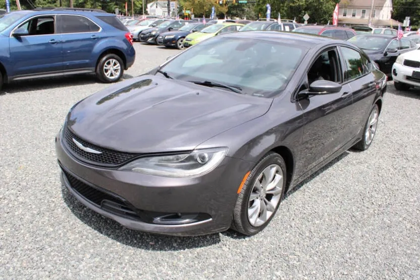 2015 Chrysler 200 S photo 1