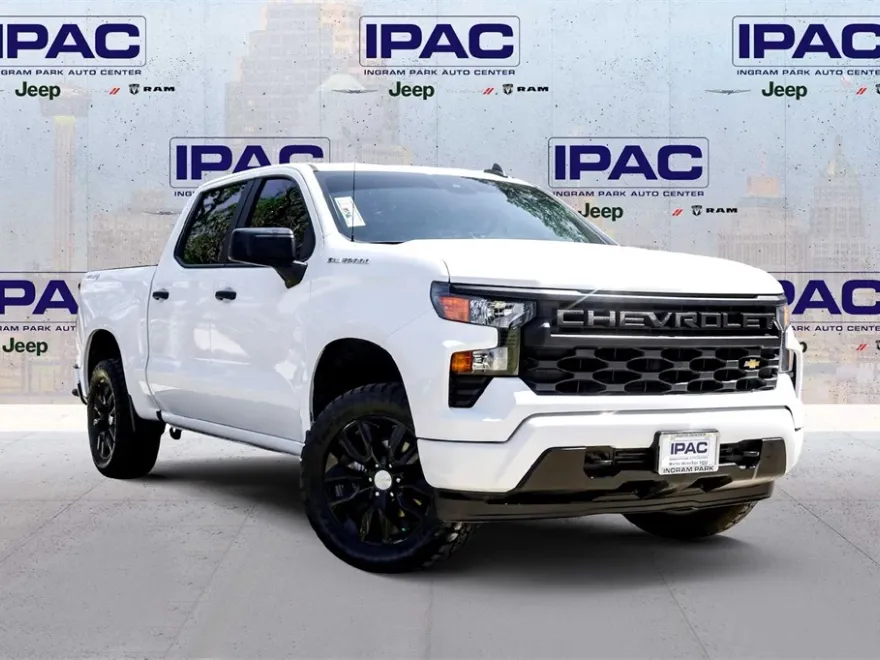 2023 Chevrolet Silverado 1500 Custom photo 1