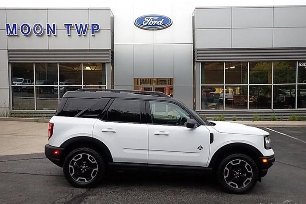 2023 Ford Bronco Sport Outer Banks photo 1